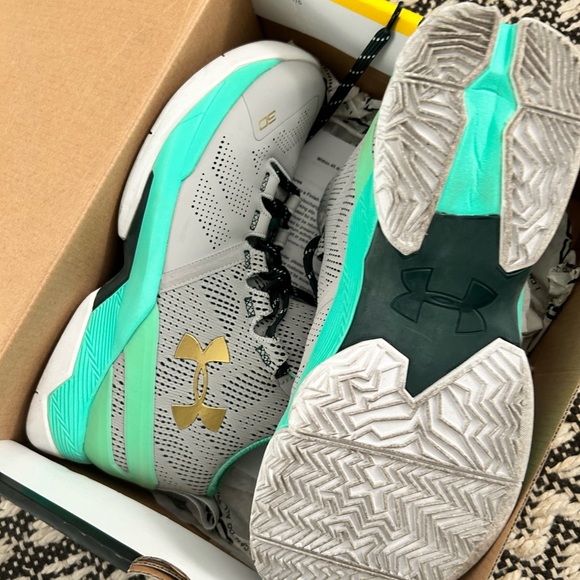 Steph Curry 2s (Womens 8- 7 Youth) - Picture 4 of 5